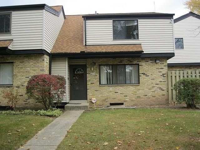 1st image of 10114 W Kiehnau Ave #28