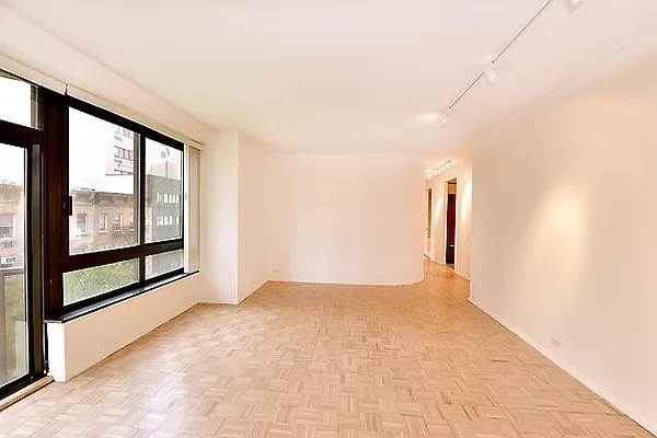 Sold by Sumitomo Real Estate Sales | media 14