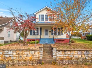 406 6th St, Shenandoah, VA 22849