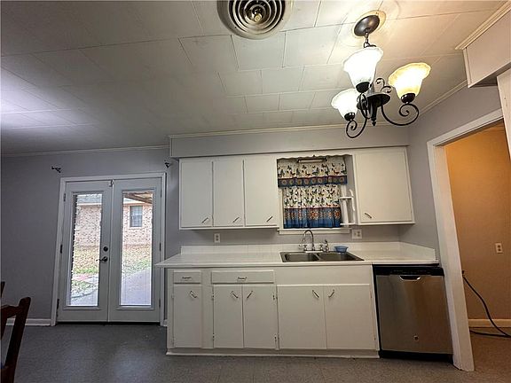 3rd image of 701 Haas Ave
