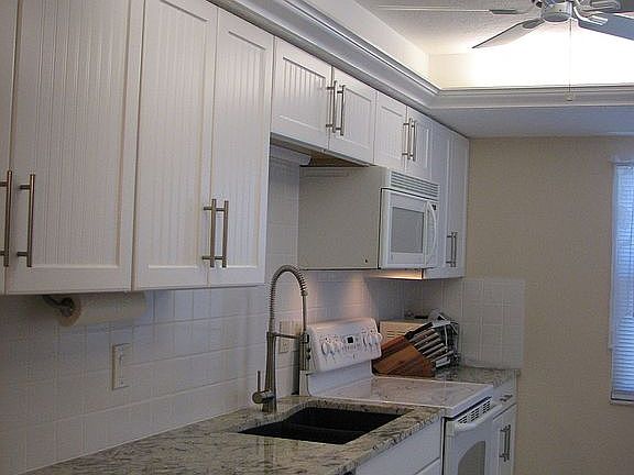 3rd image of 10021 Maddox Ln APT 103