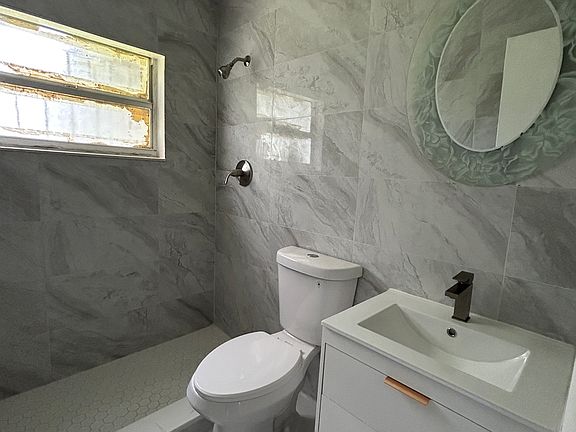 4th image of 10205 N 22nd St