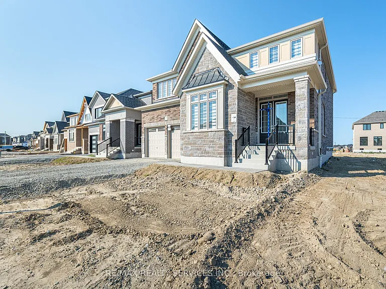 7 Sandhill Cres N — Photo 3