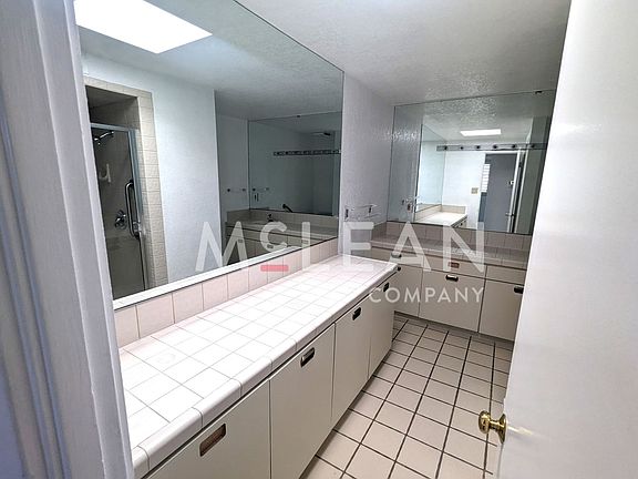 3rd image of 2737 E Plaimor Ave