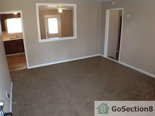 2nd image of 905 Von Dale Cir