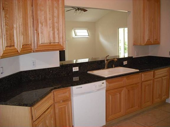 Kitchen w/pass thru bar