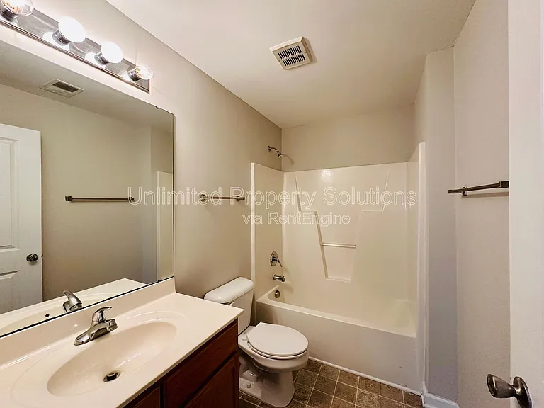 376 S Kerr Ave #303 — Photo 9