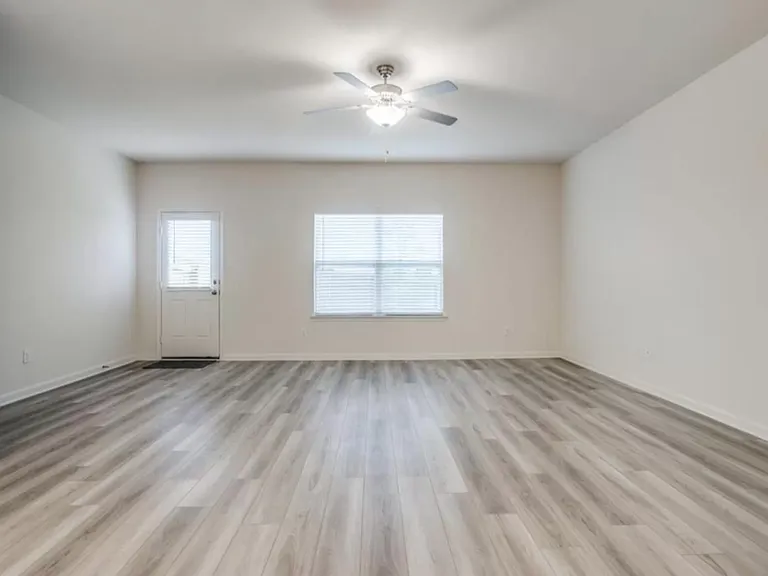 203 Marsh Ln — Photo 5