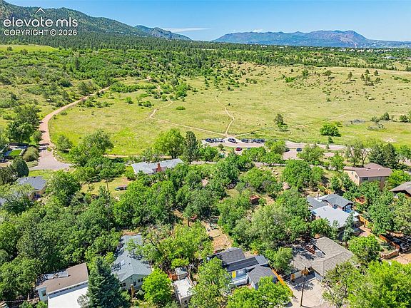 3rd image of 1608 Highland Way
