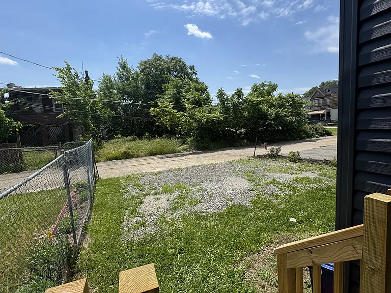 510 Winfield St — Photo 14