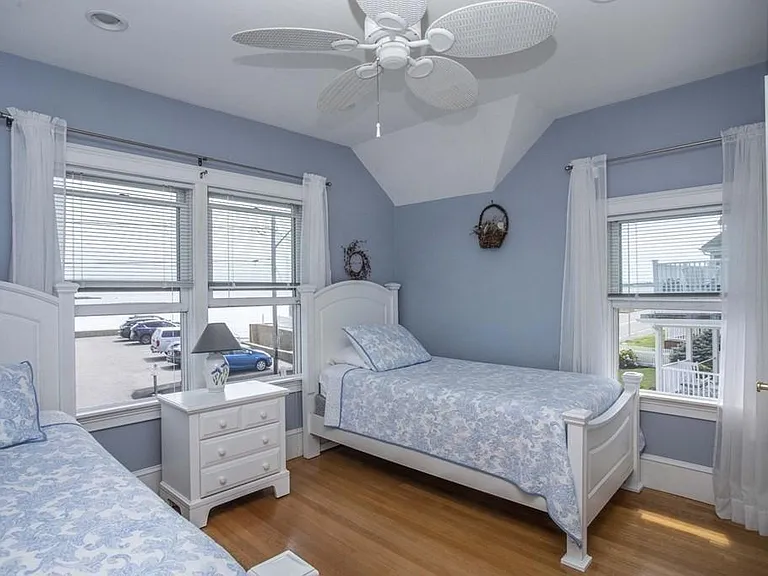 63 Glades Rd — Photo 16