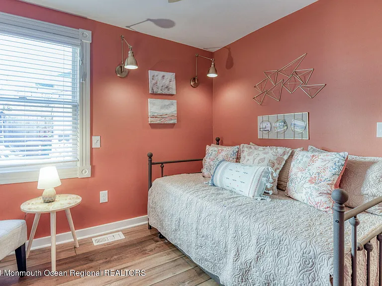 69 Franklin Ave #1 — Photo 27