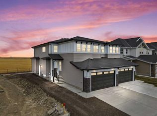 494 W Kinniburgh Loop, Chestermere, AB T1X0T9