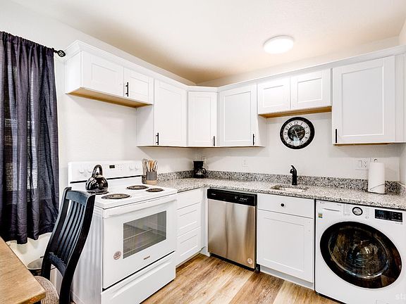5th image of 1223 Bonanza Ave APT 3