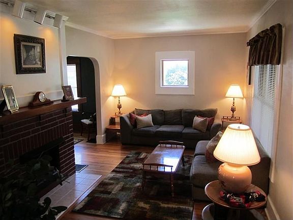 4th image of 425 Cushing Ave