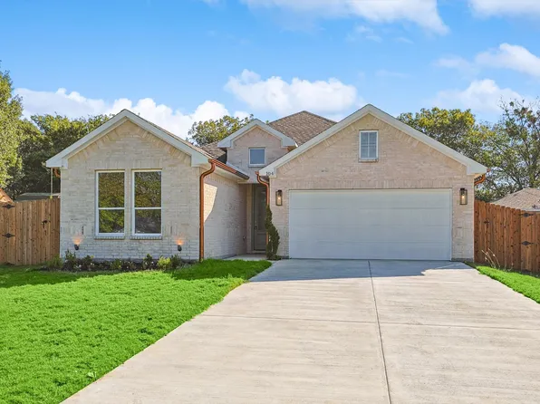 104 Creekview Dr W, Red Oak, TX 75154
