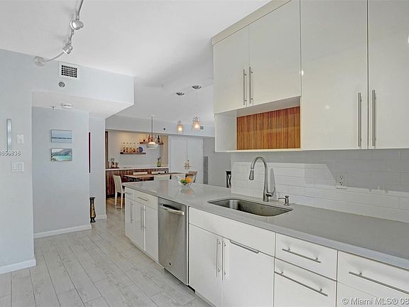 3rd image of 9 Island Ave APT 1709