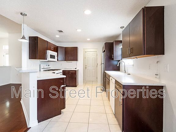 5th image of 1490 Newcastle Way