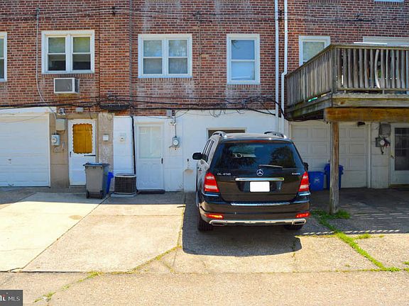4th image of 728 Surrey Ln