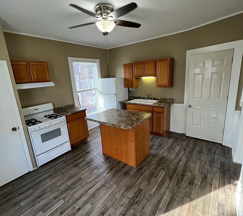 1st image of 1402 East Ave #3