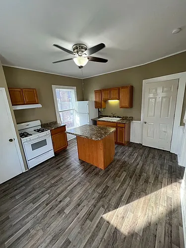 1402 East Ave Photo 1