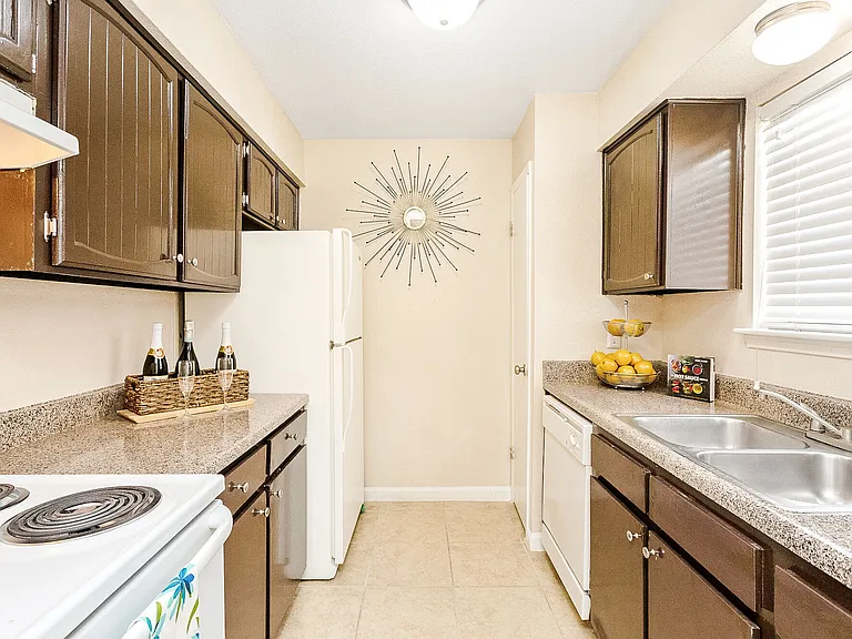 The Alora Apartments — Photo 20