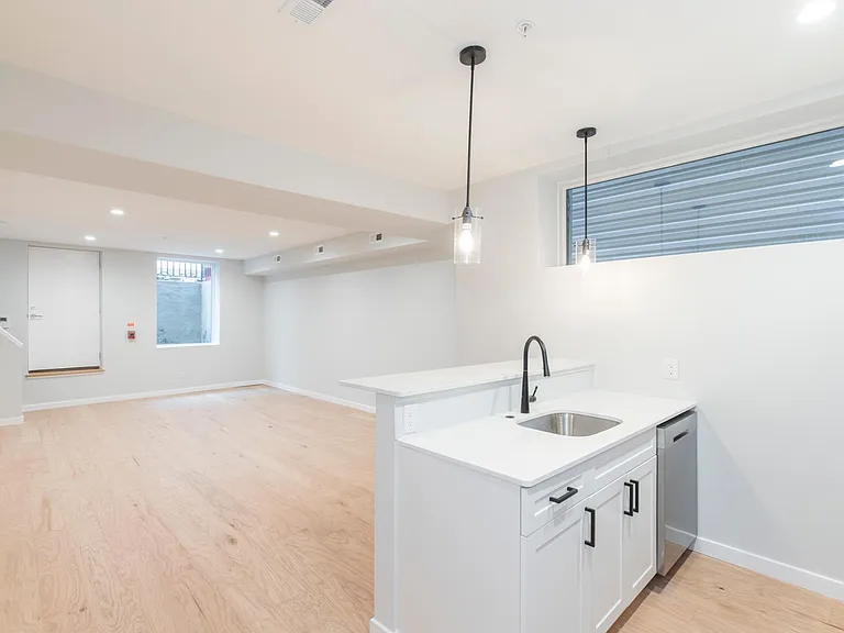 757 N Uber St #2 — Photo 5
