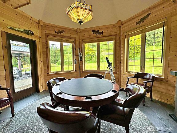 3rd image of 104 Hummingbird Lane