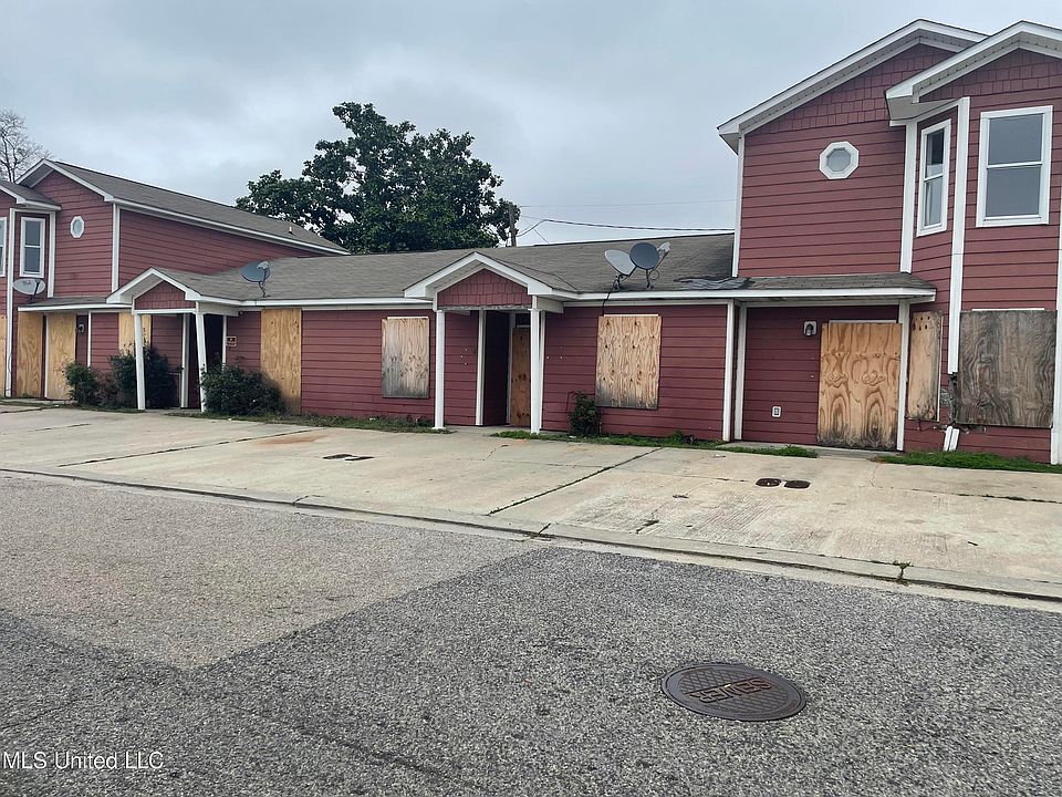 2nd image of 4 Grand Lido Ln