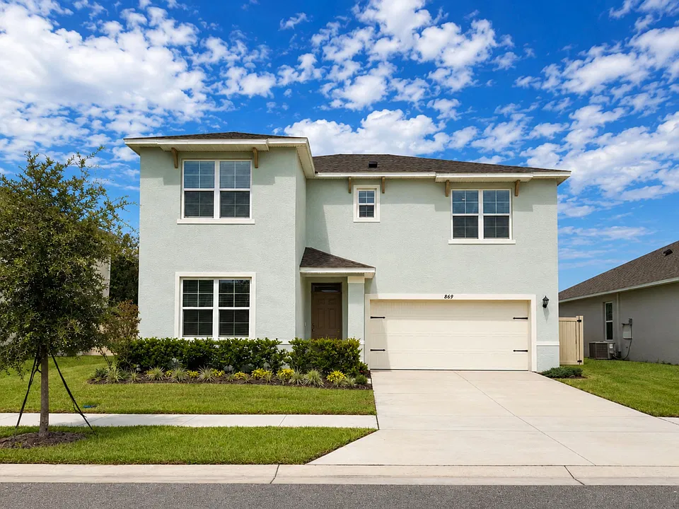 869 Ambleside Dr