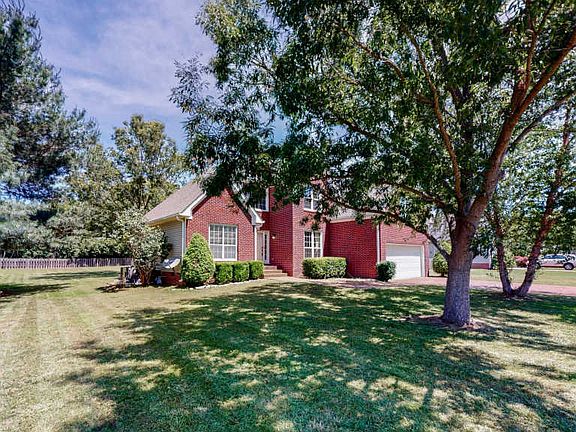 3rd image of 2825 Iroquois Dr