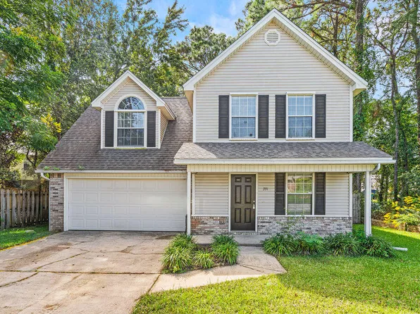 391 Brookwood Blvd, Mary Esther, FL 32569