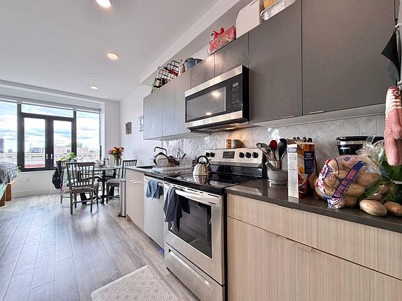5th image of 327 Communipaw Ave APT 403