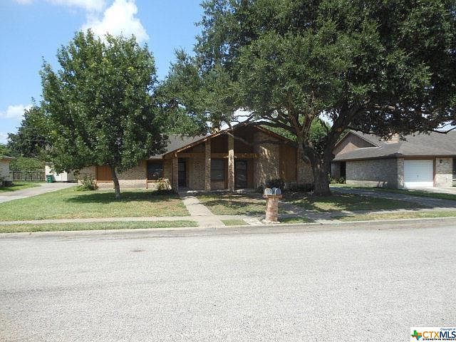1st image of 707 Rosewood Dr #B