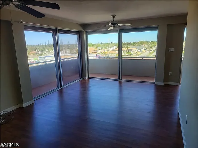 4803 Sunset Ct #402 — Photo 3