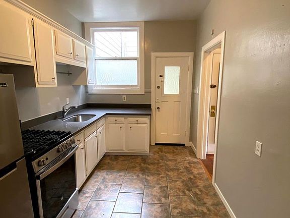 3rd image of 1008 Pierce St #1008