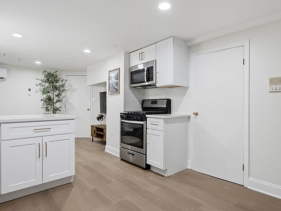 5th image of 1806 N Richmond St #G