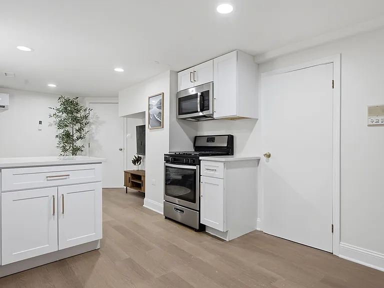 1806 N Richmond St #G — Photo 5