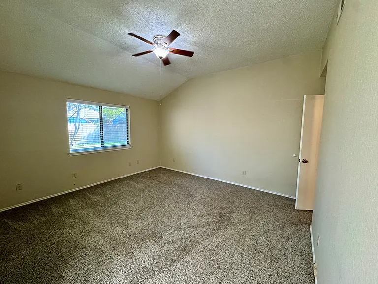 5028 Coker Dr — Photo 7