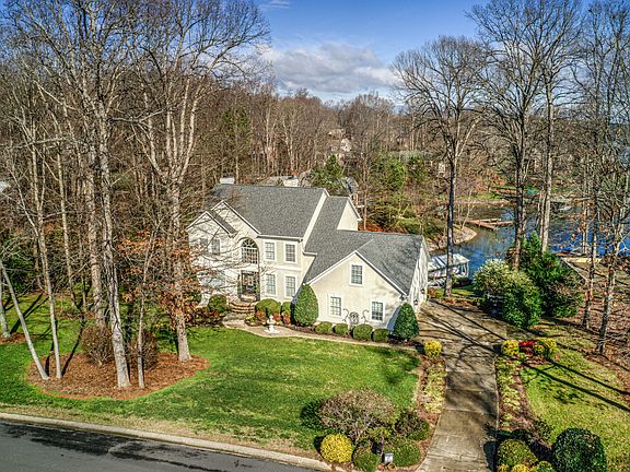 5th image of 111 Sienna Ln