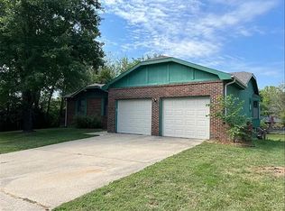 108 Blue Bird Blvd, Warrensburg, MO 64093