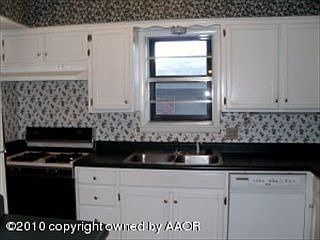 3rd image of 7615 Sombrero Dr