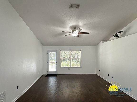 3rd image of 1361 Ashford Dr