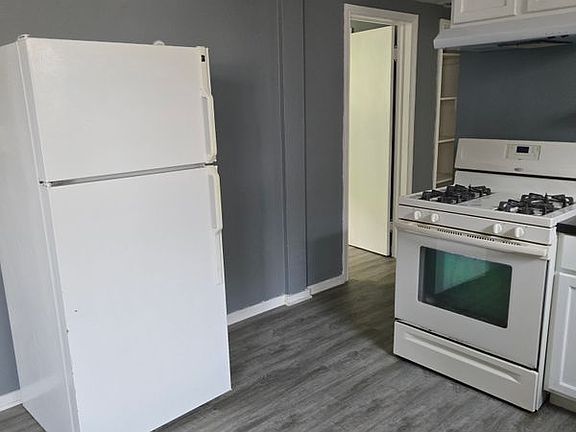 2nd image of 1531 Taney Pl #3