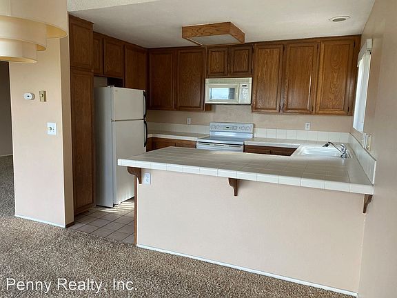 5th image of 3664 Clairemont Dr Unit 3A