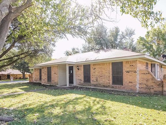 3rd image of 232 Connie Dr