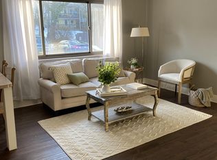 Stone Wall Apartments - 2D, Greensburg, PA 15601