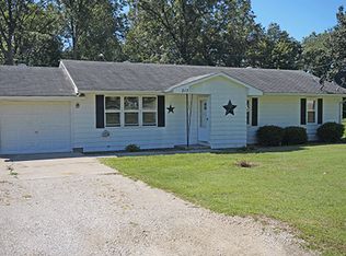217 Chandler Dr, Mount Carmel, IL 62863
