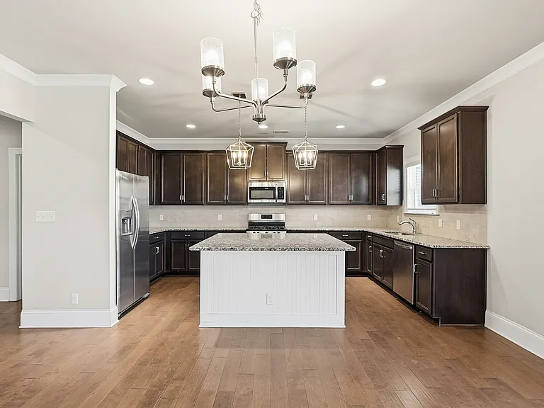 4582 Wellesley Dr — Photo 8