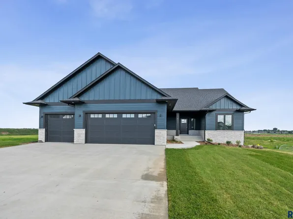 5601 E Morningside Cir, Sioux Falls, SD 57110